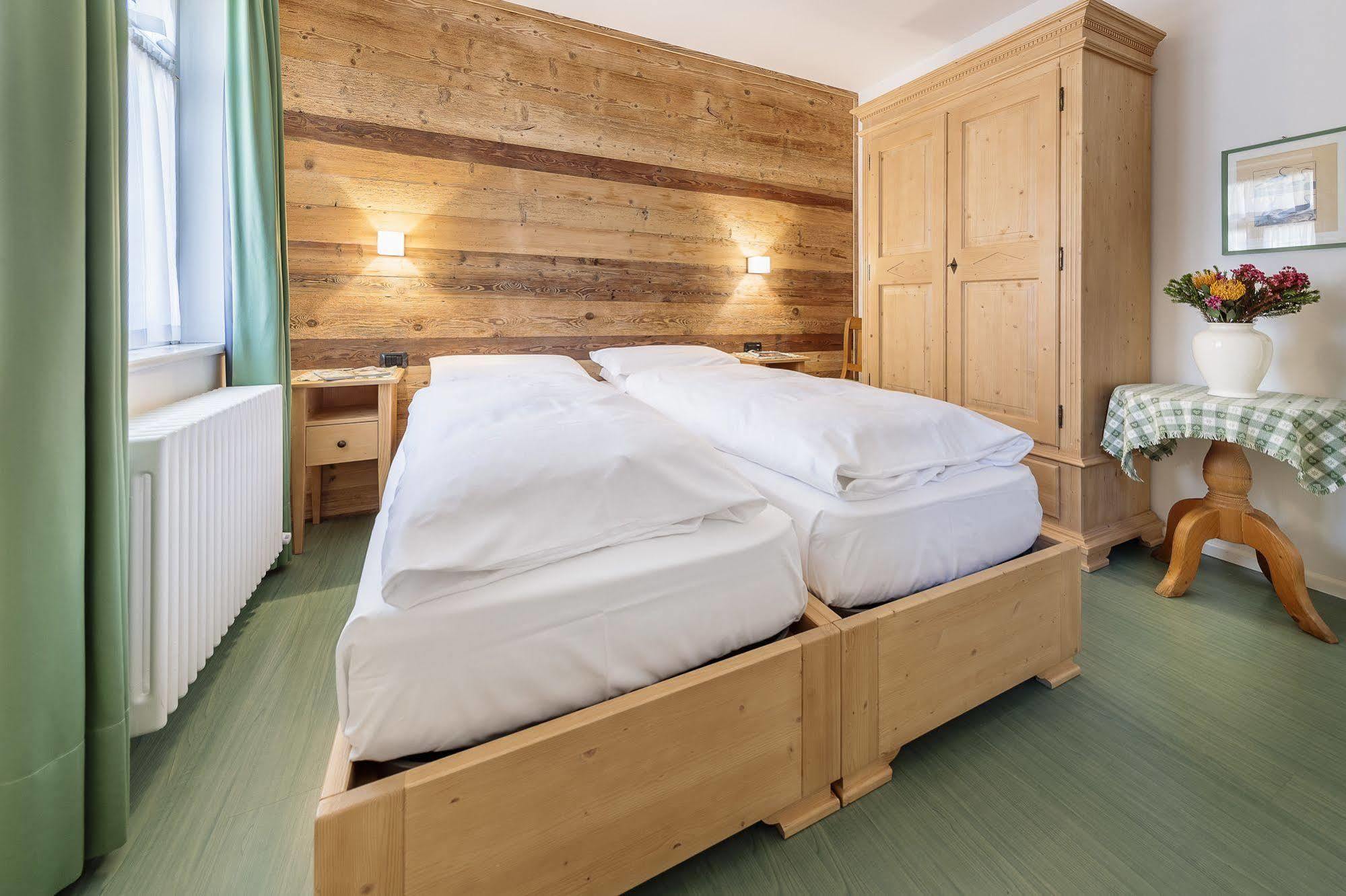 Hotel Oasi Кортина-д'Ампеццо Экстерьер фото